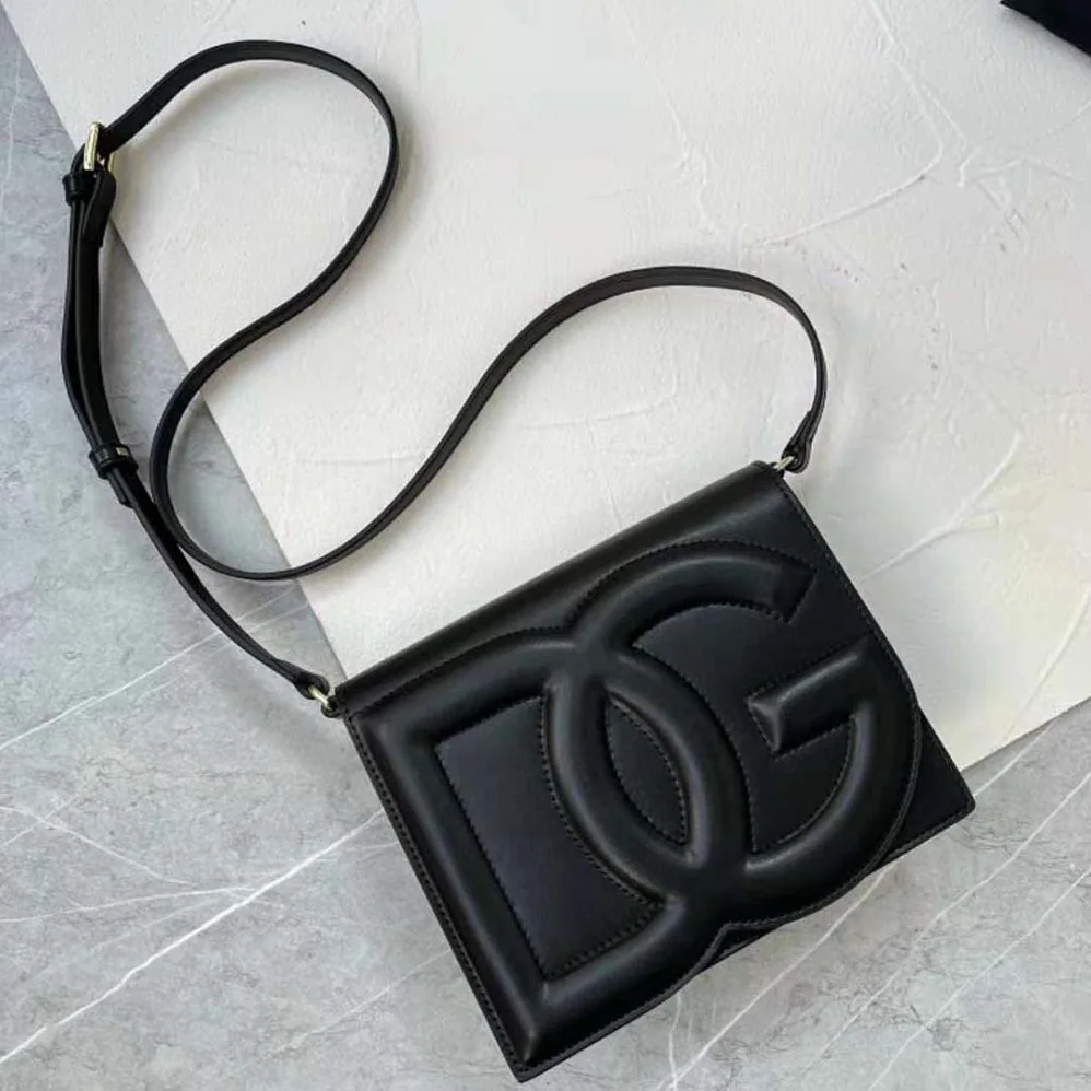 Dolce Gabbana D&G Calfskin DG Logo Bag Crossbody Bag for Women in Black Dolce Gabbana D&G Calfskin DG Logo Bag Crossbody Bag for Women in Black