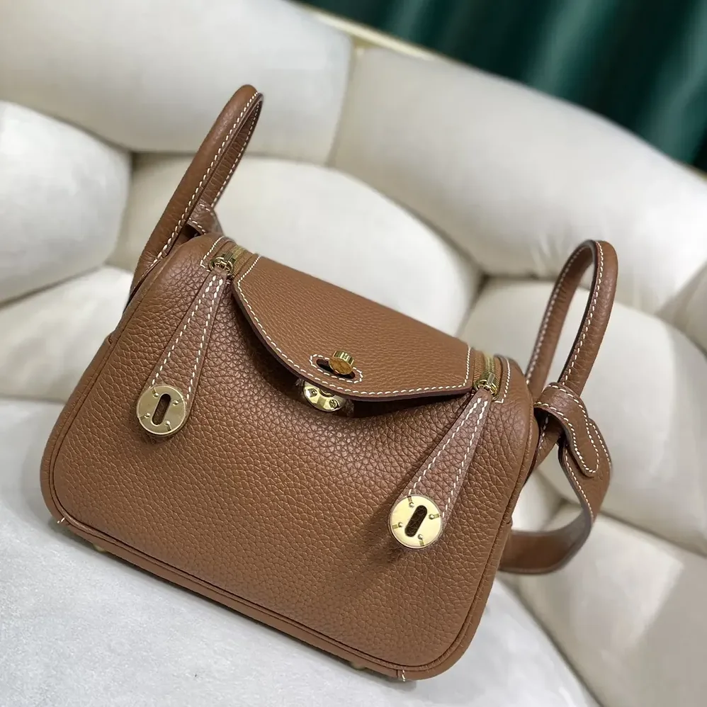 Hermes Lindy Mini 19 in Clemence Leather for Women in Brown/Gold