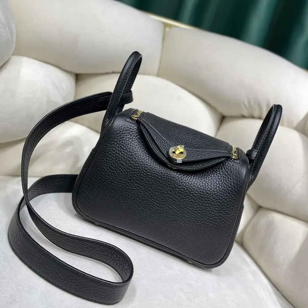 Hermes Lindy Mini 19 in Clemence Leather for Women in Black/Gold