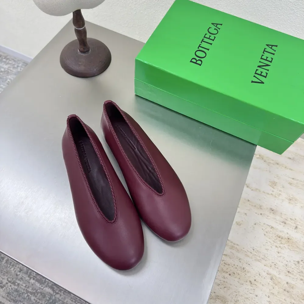 Bottega Veneta Rosa Ballerina for Women in Dark Apple Candy Bottega Veneta Rosa Ballerina for Women in Dark Apple Candy