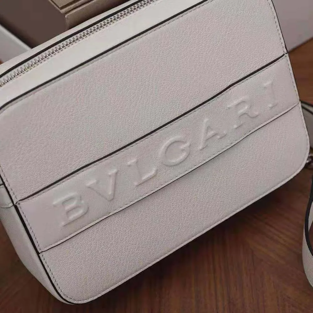 Bvlgari Bvlgari Logo Camera Bag in Calf Leather for Women in White Bvlgari Bvlgari Logo Camera Bag in Calf Leather for Women in White