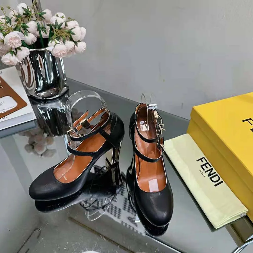Fendi Delfina Black Leather High-Heeled Pumps for Women in Black Fendi Delfina Black Leather High-Heeled Pumps for Women in Black