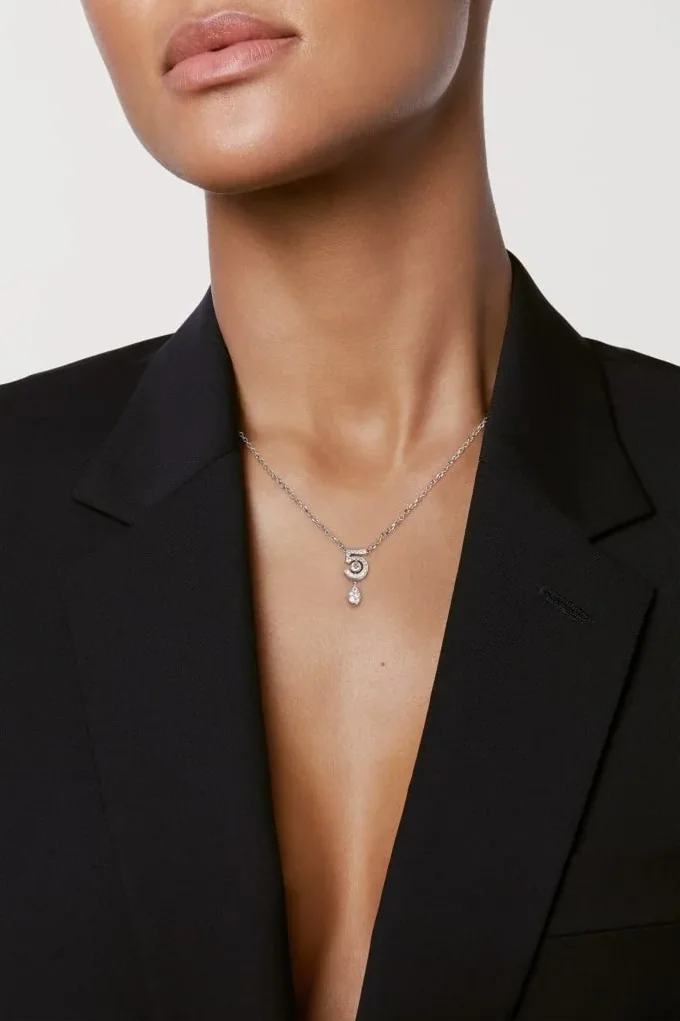 Chanel Eternal N°5 Necklace White Gold Chanel Eternal N°5 Necklace White Gold