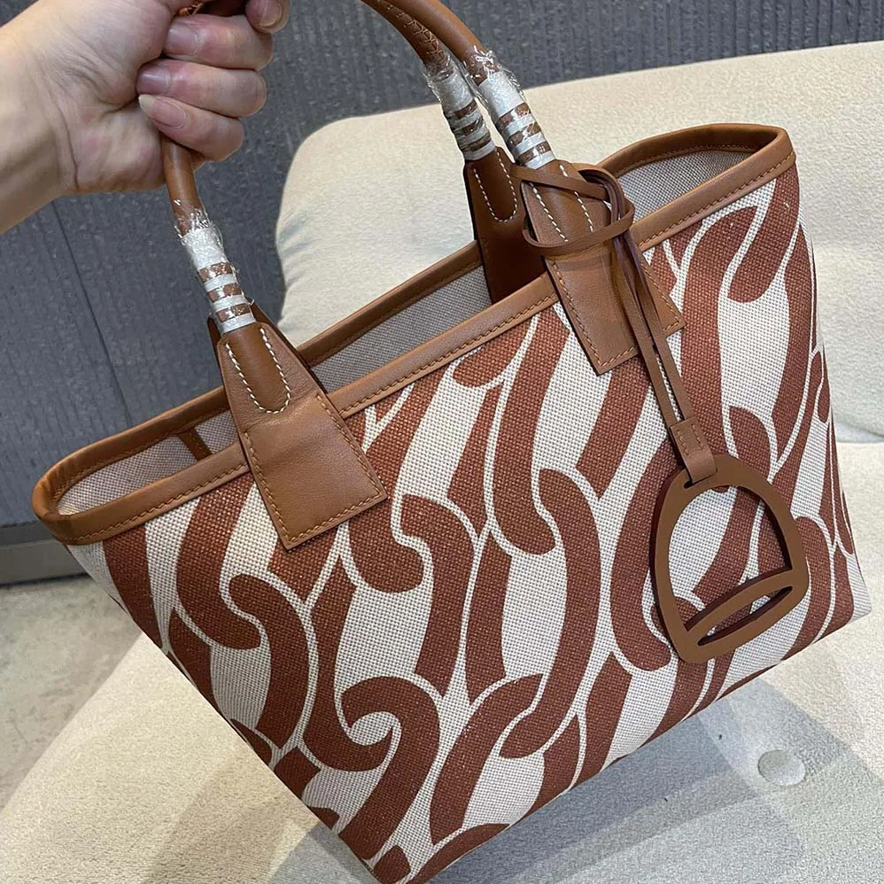 Hermes Steeple 28 Ecru Tote Bag for Unisex in Brown Hermes Steeple 28 Ecru Tote Bag for Unisex in Brown