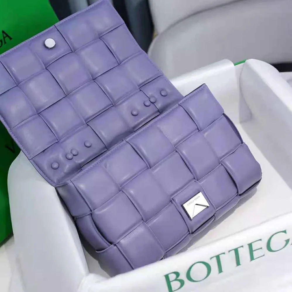 Bottega Veneta Chain Cassette Padded Intrecciato Leather Crossbody Bag for Women in Purple Bottega Veneta Chain Cassette Padded Intrecciato Leather Crossbody Bag for Women in Purple