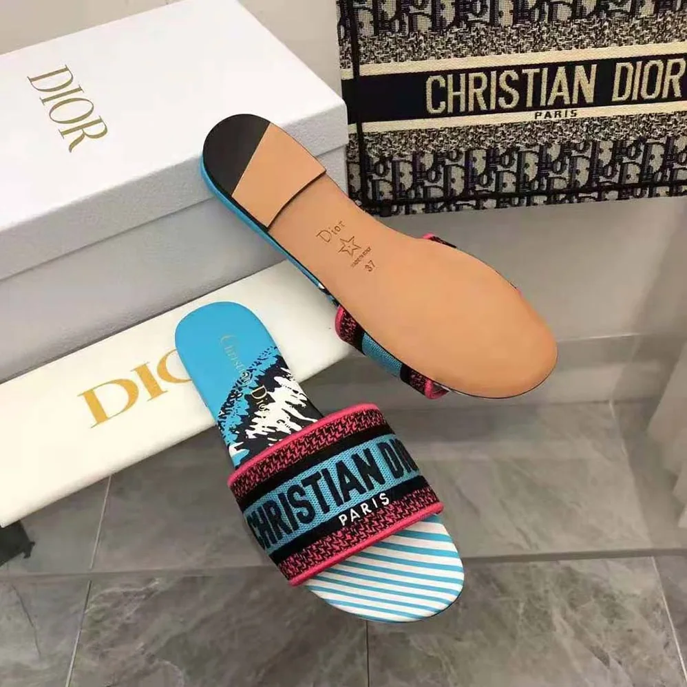 Dior Dway Slide Blue Multicolor D for Women in Jungle Pop Embroidered Cotton Dior Dway Slide Blue Multicolor D for Women in Jungle Pop Embroidered Cotton