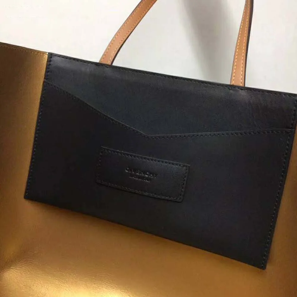 Givenchy Shopper Tote Bag in Smooth Leather for Women in Black Givenchy Shopper Tote Bag in Smooth Leather for Women in Black