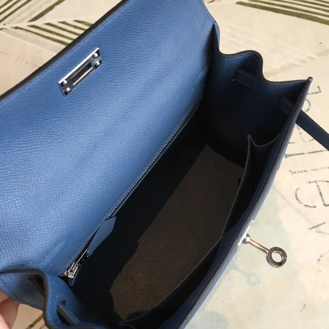 Hermes Kelly Navy Silver Toned Hardware / Hermes Kelly Navy Silver Toned Hardware /