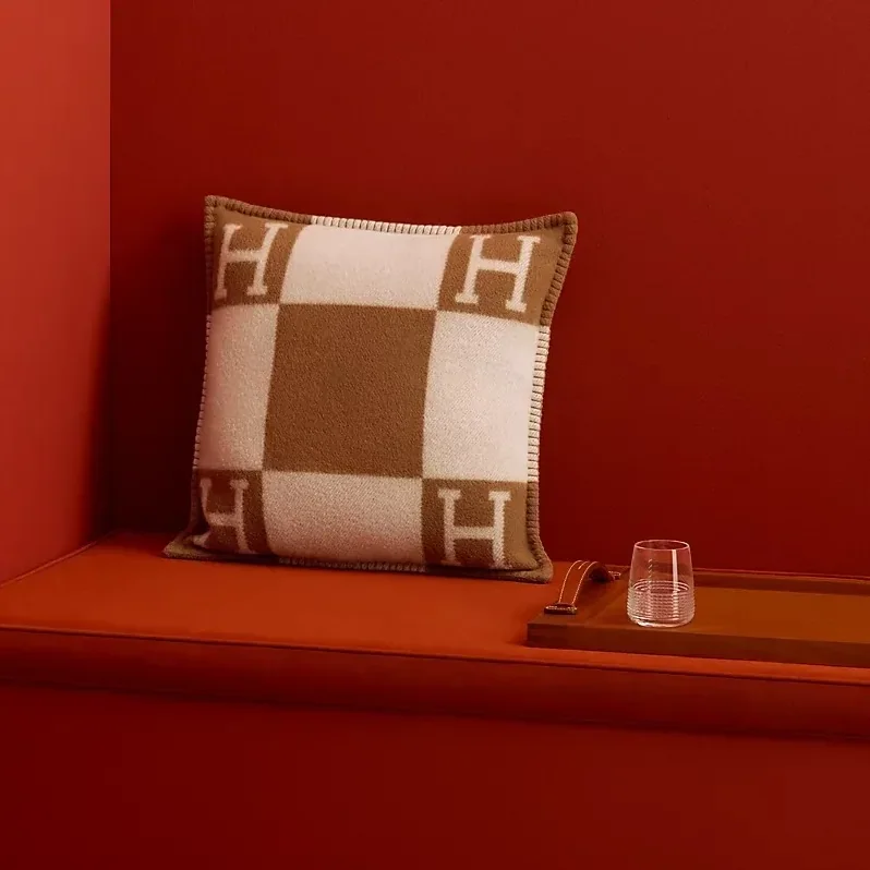 Bedding Set Hermes: Avalon Throw Blanket + Avalon Pillow