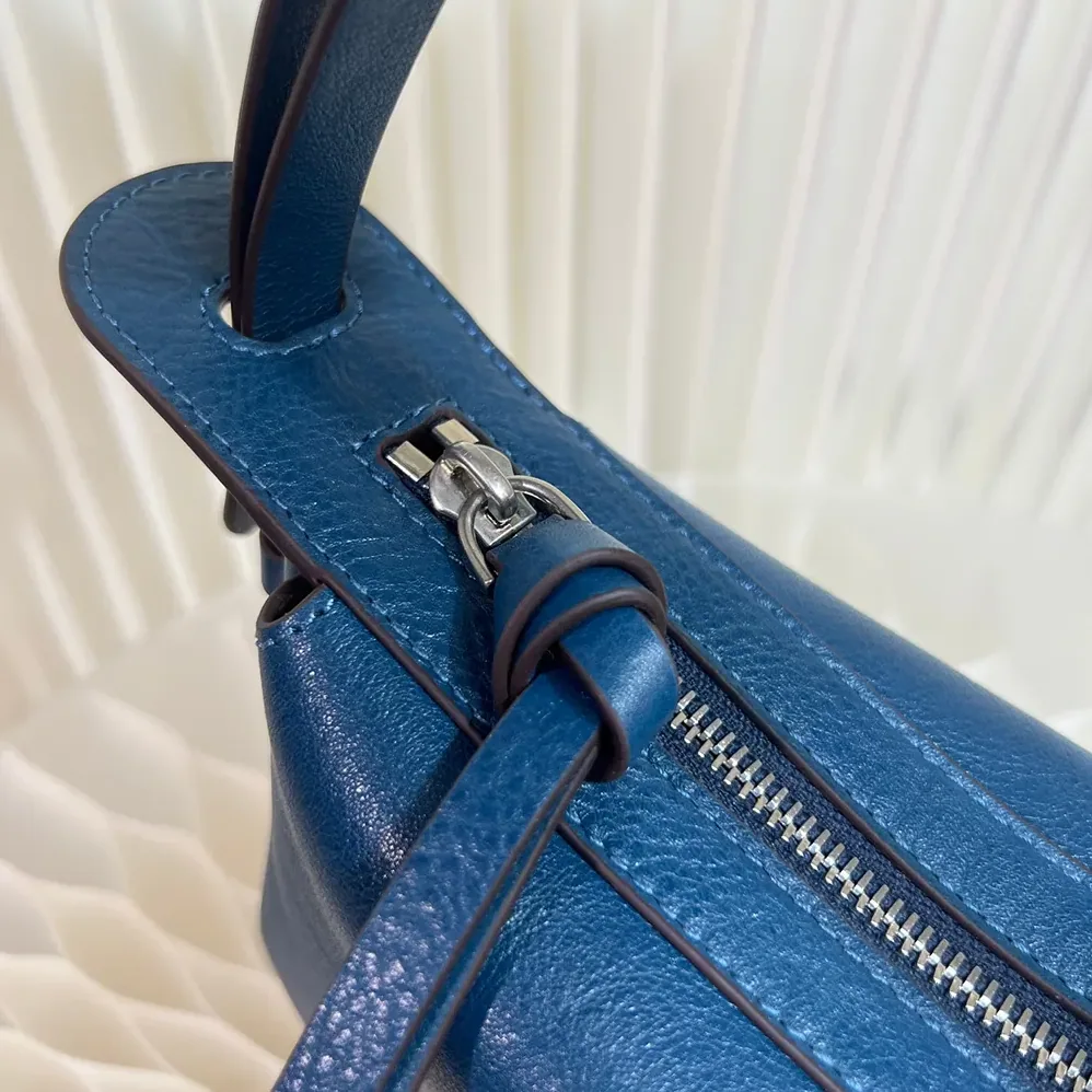 Fendi Simply Fendi Mini Blue Leather Mini for Unisex in bag