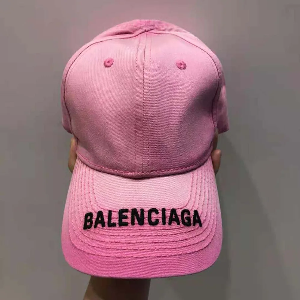 Balenciaga Cap in Fuchsia for Women in Black Embroidered Cotton Balenciaga Cap in Fuchsia for Women in Black Embroidered Cotton