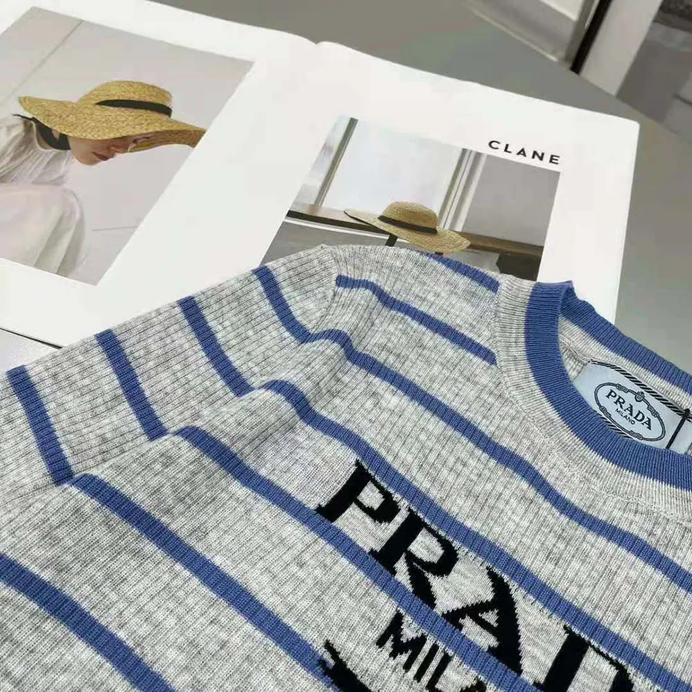 Prada Superfine Wool Crew for Women in neck Sweater Prada Superfine Wool Crew for Women in neck Sweater