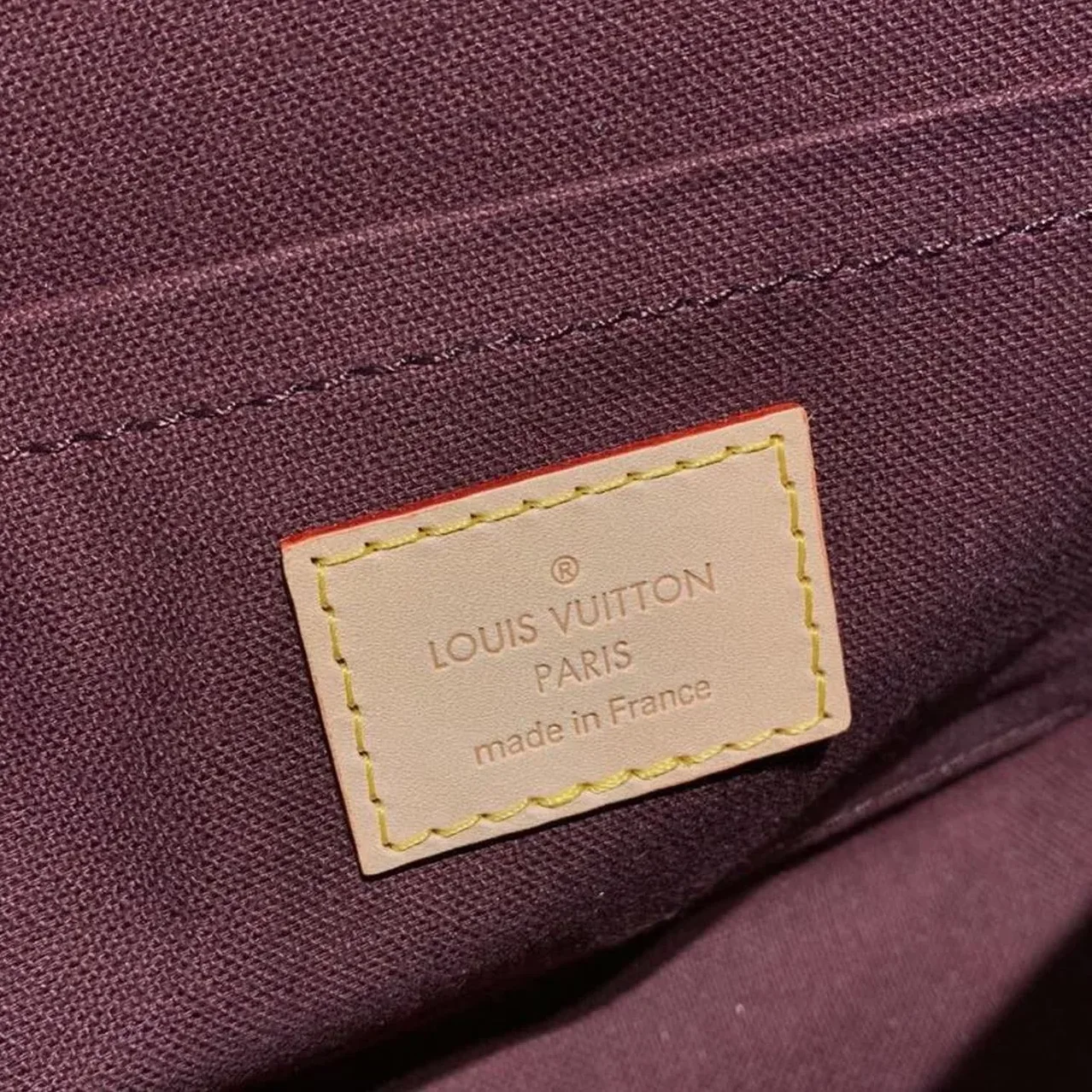 Louis Vuitton Favorite PM Monogram Canvas Louis Vuitton Favorite PM Monogram Canvas