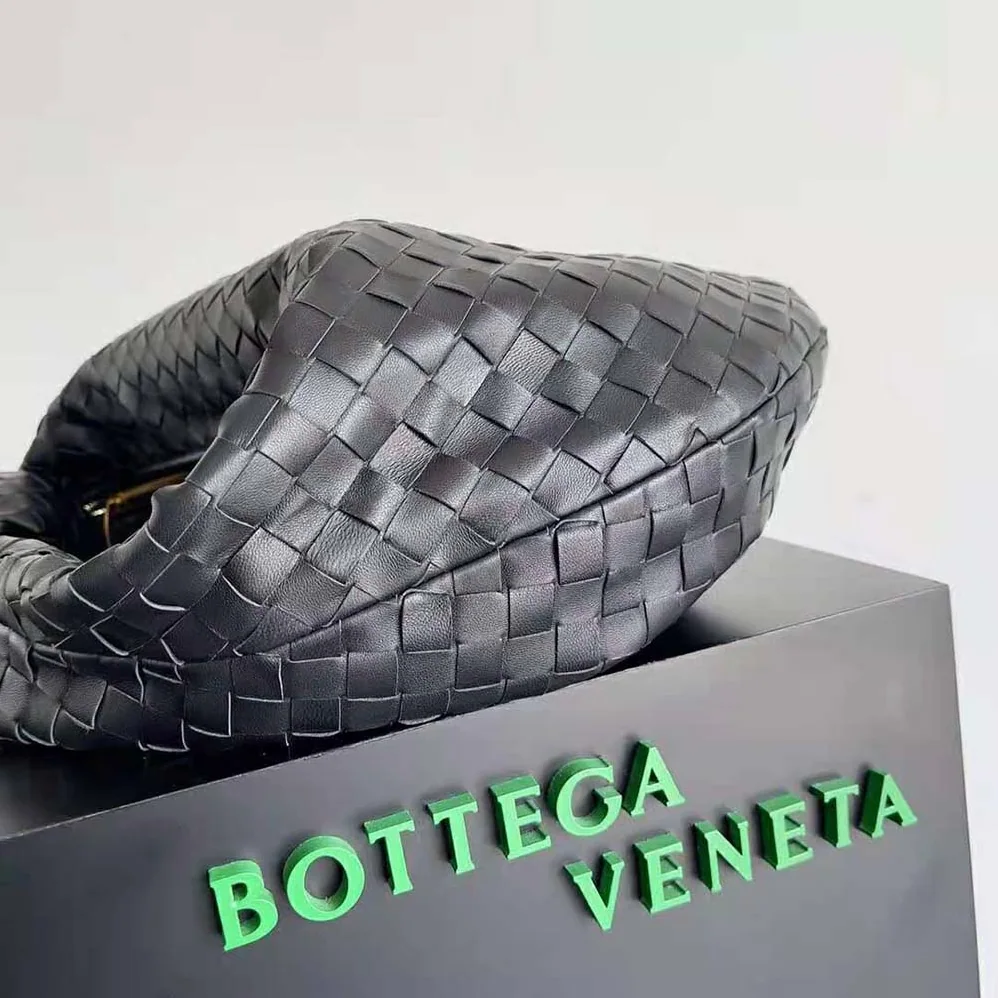 Bottega Veneta Small Jodie Intrecciato Leather Shoulder Bag for Women in Black Bottega Veneta Small Jodie Intrecciato Leather Shoulder Bag for Women in Black