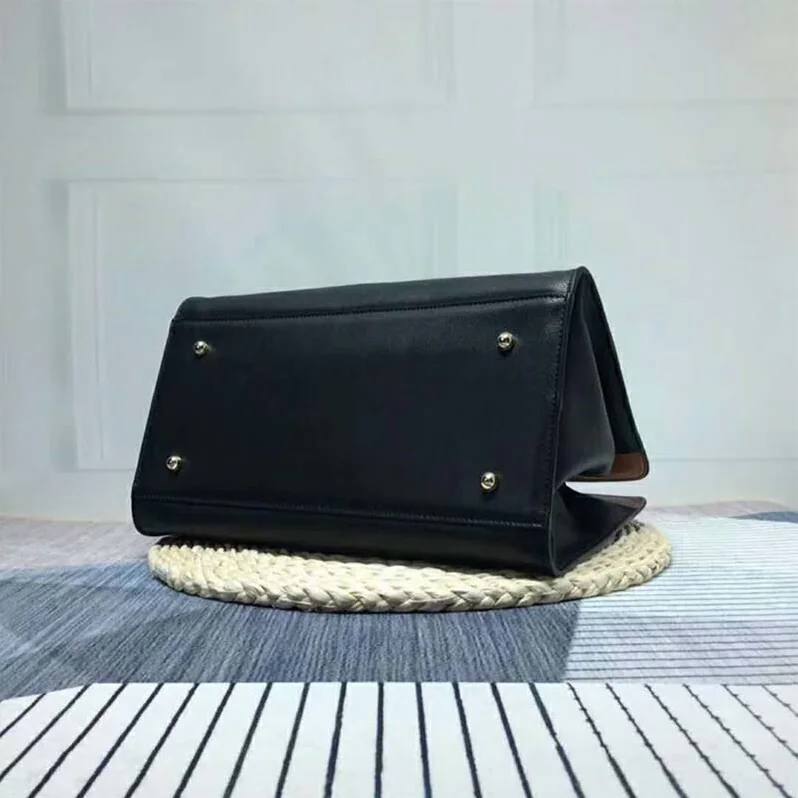 Burberry The Leather Crest Grommet Detail Tote for Women in Black