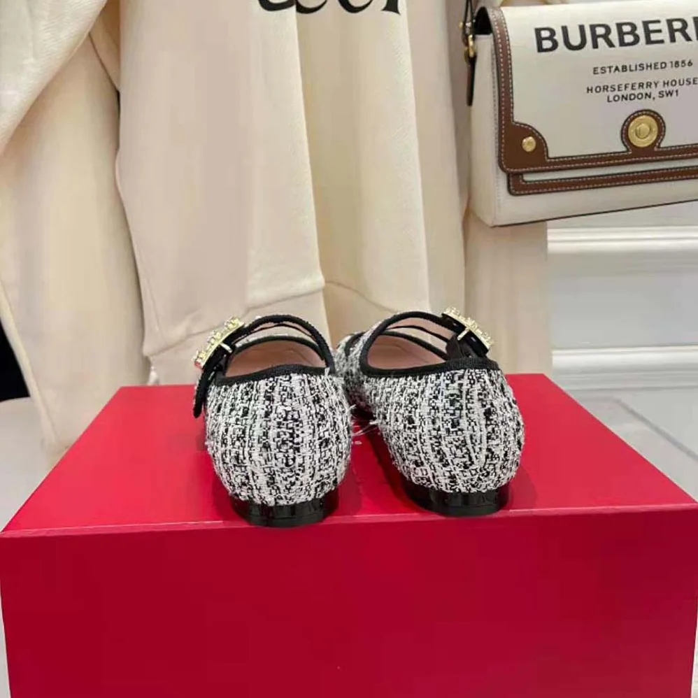 Roger Vivier Tres Vivier Strass Buckle Babies Ballerinas in Fabrics for Women Roger Vivier Tres Vivier Strass Buckle Babies Ballerinas in Fabrics for Women