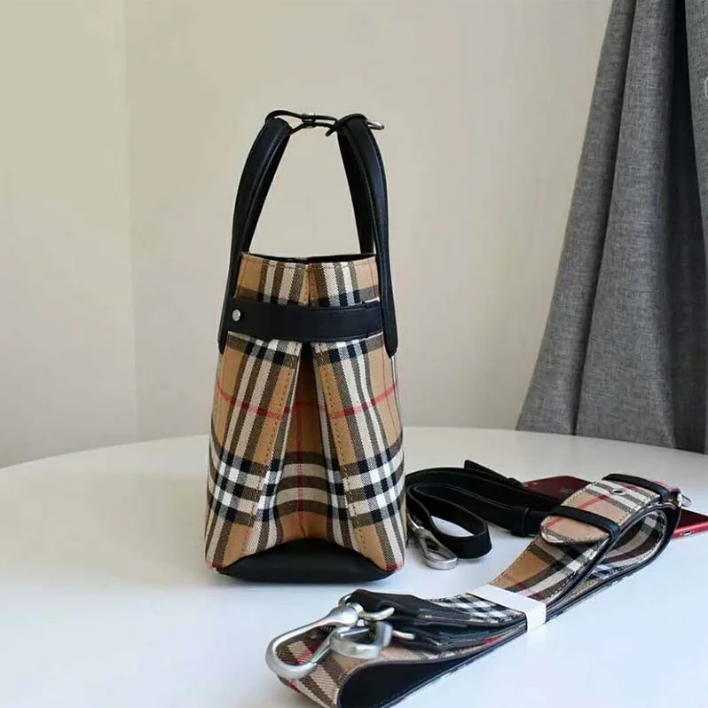 Burberry The Baby Banner in Vintage Check Leather for Women in Brown