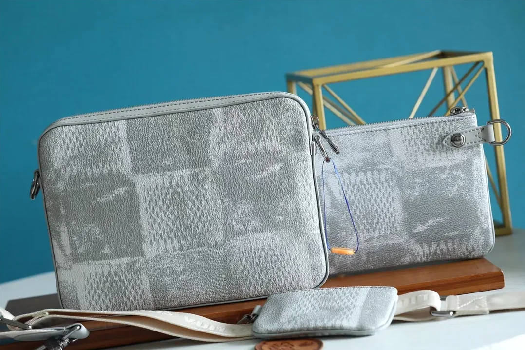 Louis Vuitton Trio Messenger Damier Salt Gray