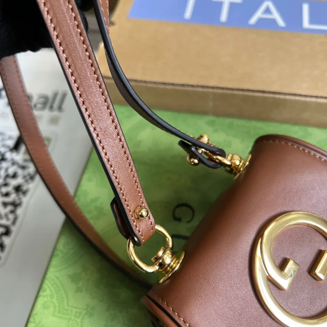 Gucci Blondie Card Case Wallet Shoulder Bag in Brown Gold Hardware Gucci Blondie Card Case Wallet Shoulder Bag in Brown Gold Hardware