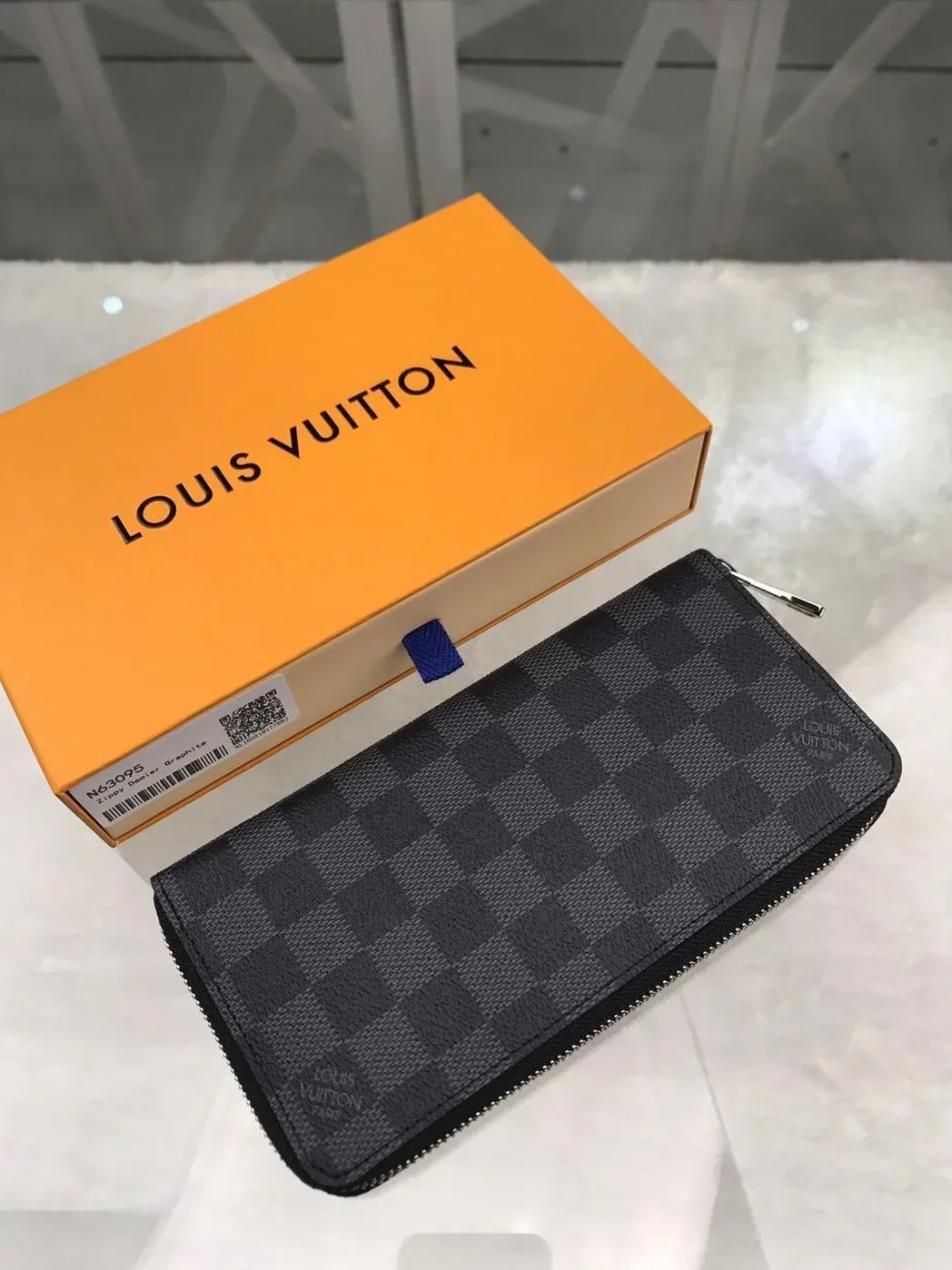 Louis Vuitton Zippy Wallet Vertical Damier Graphite Canvas