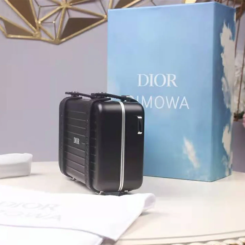 Dior Dior and Rimowa Personal Clutch Aluminum and Grained Calfskin for Men in Black Dior Dior and Rimowa Personal Clutch Aluminum and Grained Calfskin for Men in Black