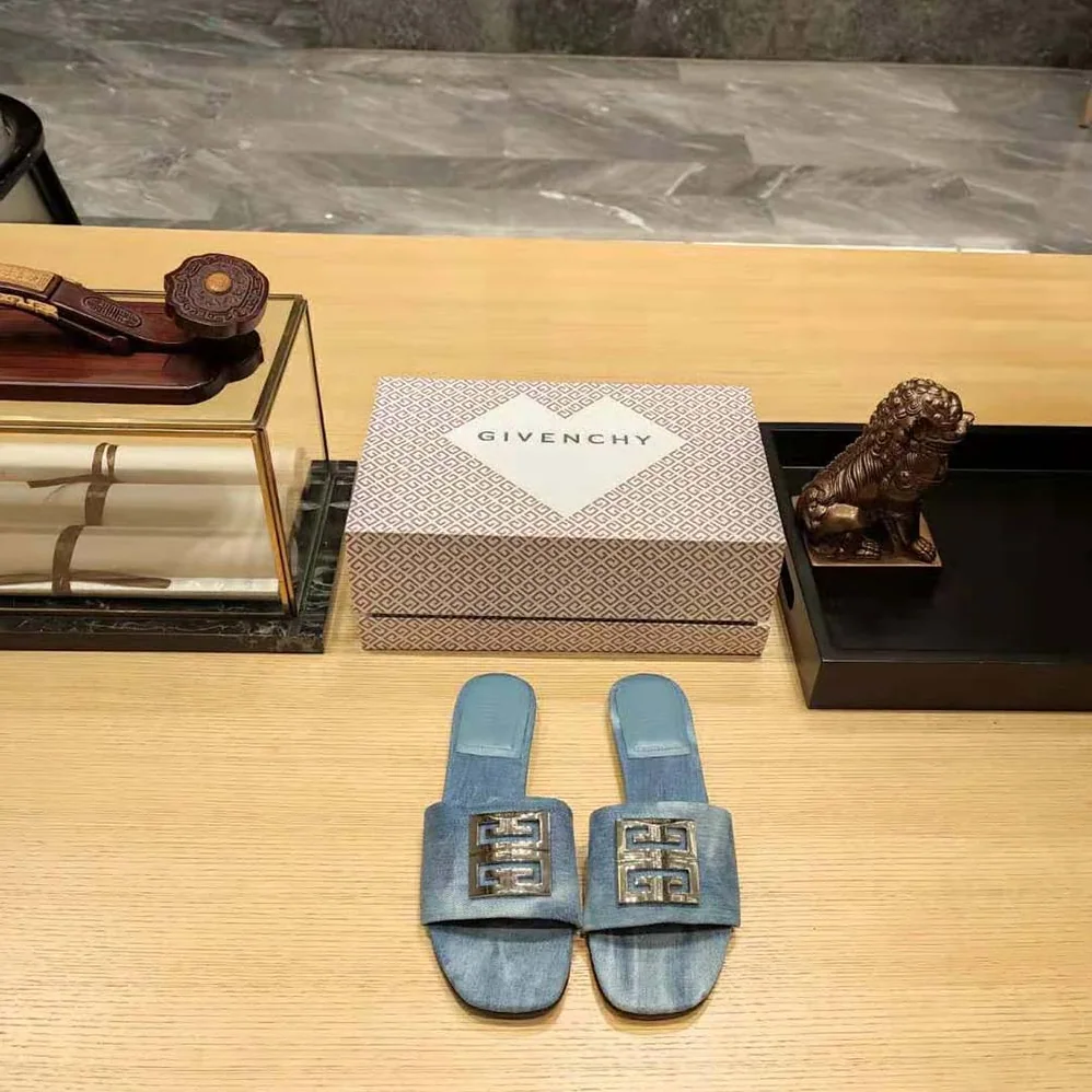 Givenchy 4G Mules in Washed Denim for Women in Blue Givenchy 4G Mules in Washed Denim for Women in Blue