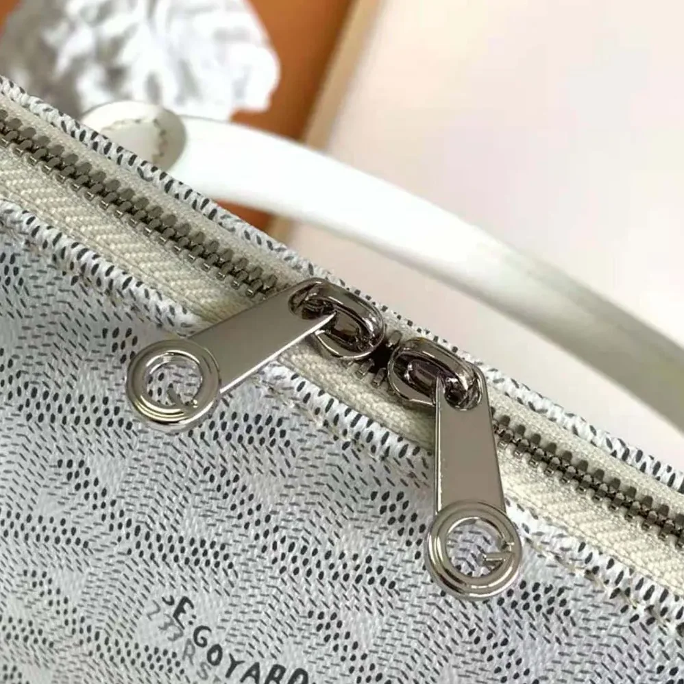 Goyard Vendôme PM Bag for Women in White Goyard Vendôme PM Bag for Women in White