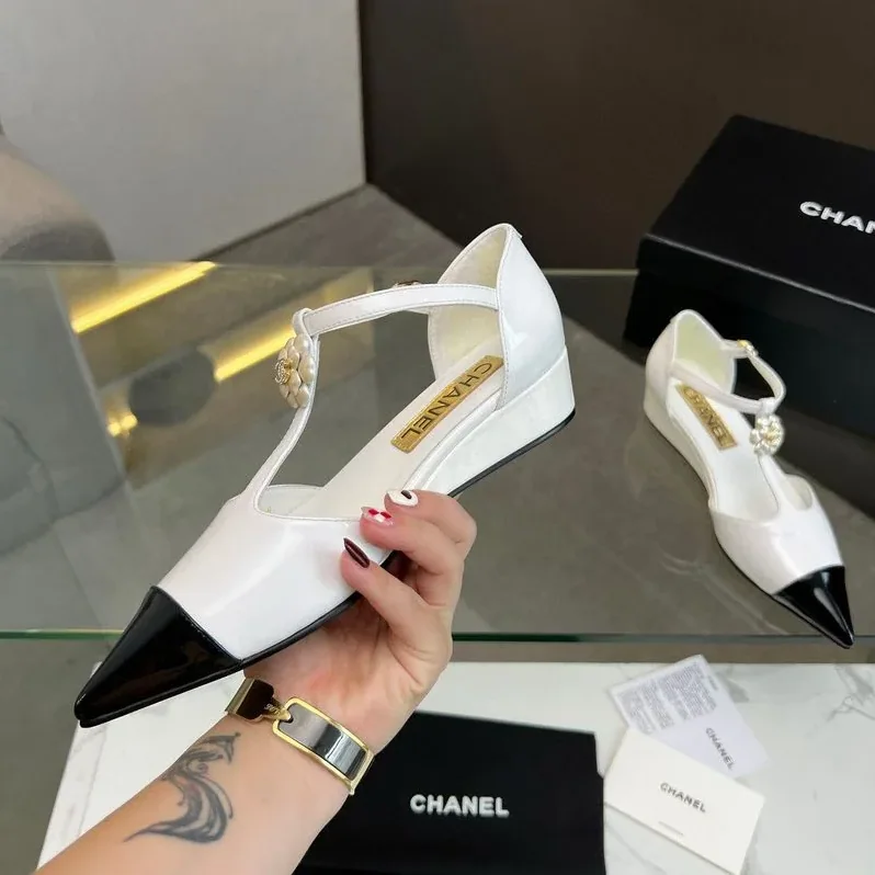 Chanel Flower Patterns Casual White