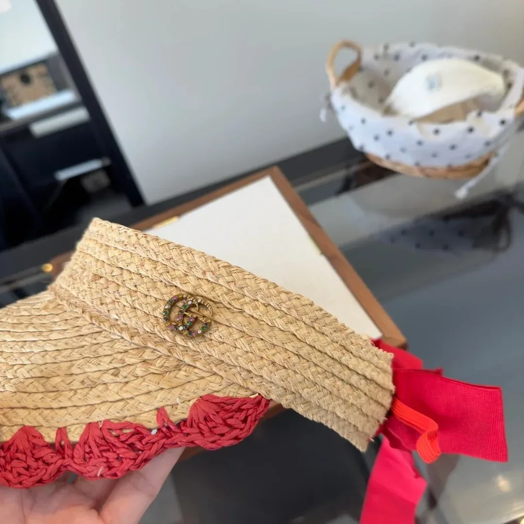Gucci Crochet-Trimmed Visor Beige/ Red Straw Gucci Crochet-Trimmed Visor Beige/ Red Straw