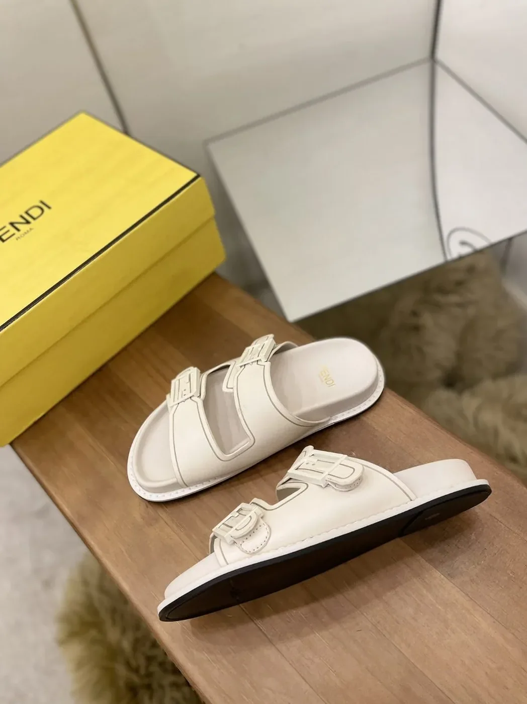 Fendi Feel Slides White
