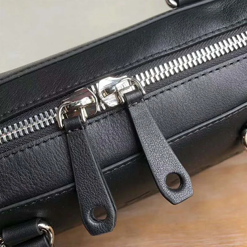 Burberry Embossed Crest Leather Briefcase for Men in Black Burberry Embossed Crest Leather Briefcase for Men in Black