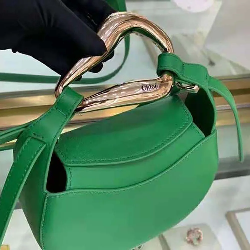 Chloe Kiss Small Purse in Small Grain Calfskin for Women in Green
