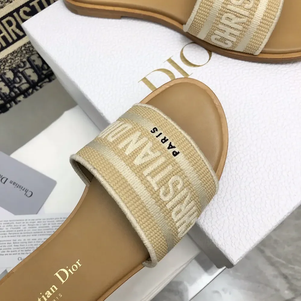Dior Dioriviera Dway Slide Natural Raffia and White Embroidered Cotton for Women Dior Dioriviera Dway Slide Natural Raffia and White Embroidered Cotton for Women