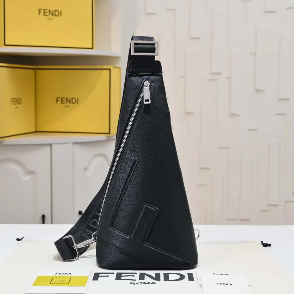 Fendi Roma Leather Fendi Cono One-shoulder Backpack in Black Leather for Men Fendi Roma Leather Fendi Cono One-shoulder Backpack in Black Leather for Men