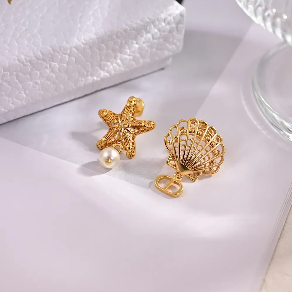 Dior Cabinet de Curiosités Earrings Gold-Finish Metal and White Resin Pearls for Women Dior Cabinet de Curiosités Earrings Gold-Finish Metal and White Resin Pearls for Women