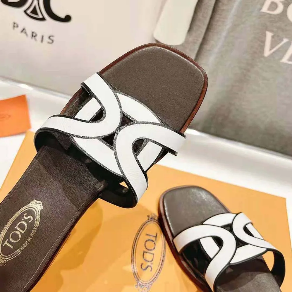 TODS Sandals in Leather for Women in White TODS Sandals in Leather for Women in White