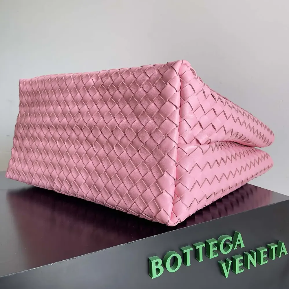 Bottega Veneta Large Andiamo in Lambskin Leather for Women in Pink