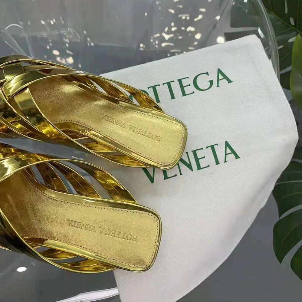 Bottega Veneta Alfie Slipper Open-back Intreccio Leather Slippers for Women in Gold Bottega Veneta Alfie Slipper Open-back Intreccio Leather Slippers for Women in Gold