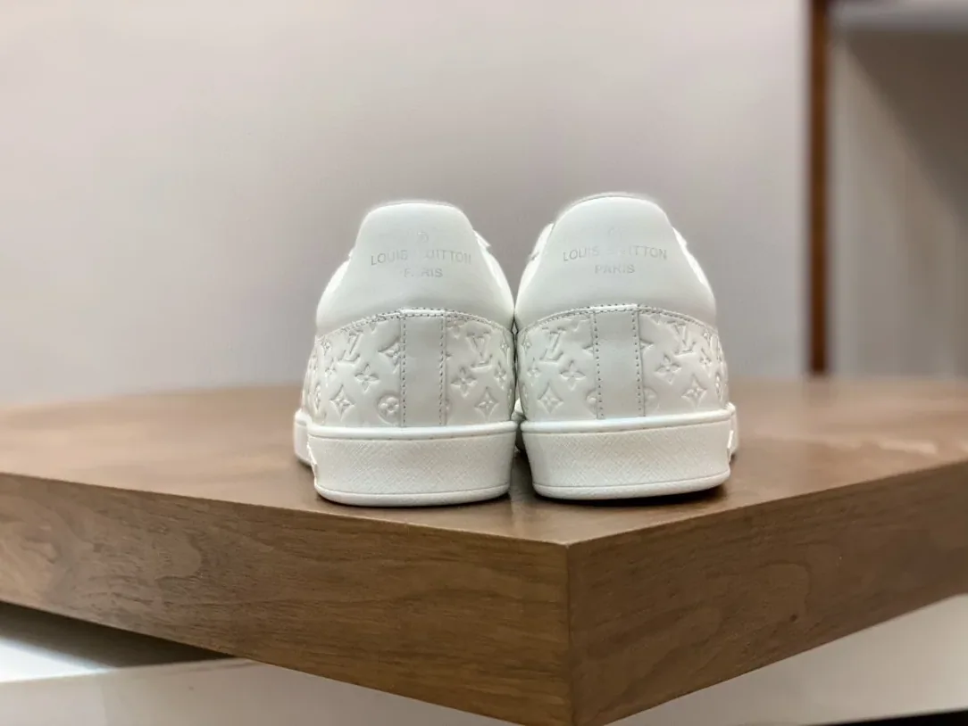 Louis Vuitton Rivoli Sneaker White 1AARI6 Louis Vuitton Rivoli Sneaker White 1AARI6
