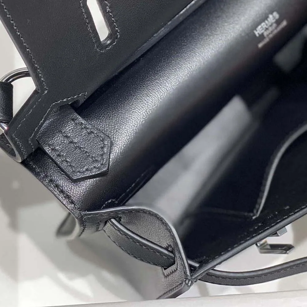Hermes Jyspiere in Evercolor Leather for Women in Black/Silver Hermes Jyspiere in Evercolor Leather for Women in Black/Silver