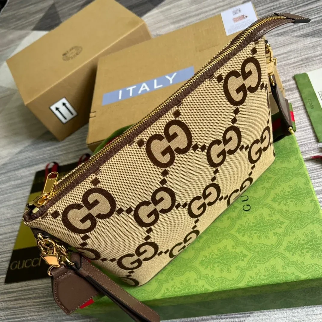 Gucci Jumbo GG Messenger Bag Camel And Ebony Jumbo GG Canvas / Gucci Jumbo GG Messenger Bag Camel And Ebony Jumbo GG Canvas /