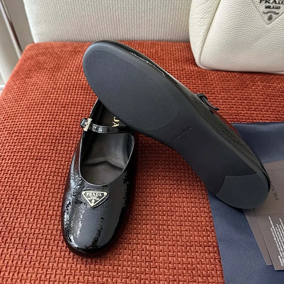 Prada Naplak Patent Leather Ballerinas for Women in Black Prada Naplak Patent Leather Ballerinas for Women in Black
