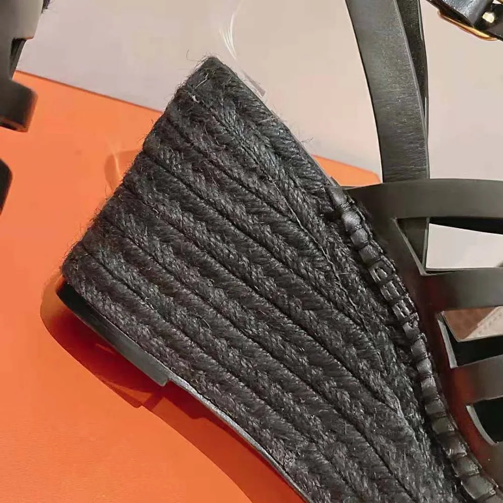 Hermes Catalya Espadrille in Calfskin with “Chaine D'Ancre” Motif for Women in Black Hermes Catalya Espadrille in Calfskin with “Chaine D'Ancre” Motif for Women in Black