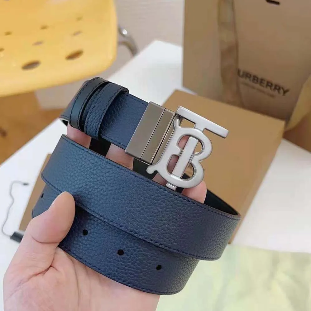 Burberry Reversible Leather TB Belt for Men in Navy Burberry Reversible Leather TB Belt for Men in Navy