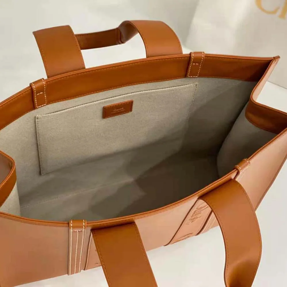 Chloe Large Woody Tote Bag for Women in Brown Chloe Large Woody Tote Bag for Women in Brown
