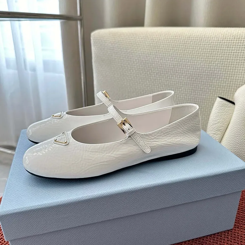 Prada Naplak Patent Leather Ballerinas for Women in White Prada Naplak Patent Leather Ballerinas for Women in White