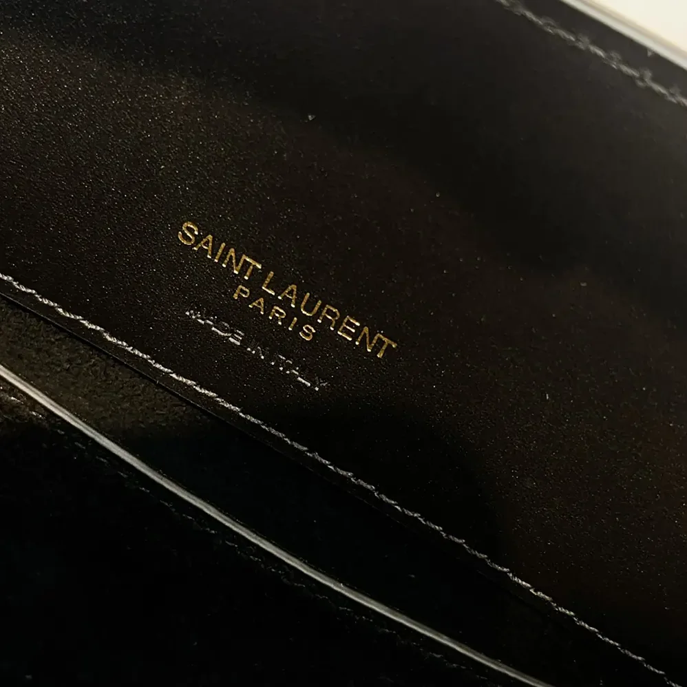 Saint Laurent YSL Le 37 Small in Shiny Leather for Women in Black Saint Laurent YSL Le 37 Small in Shiny Leather for Women in Black