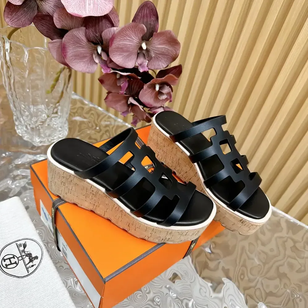 Hermes Isabella 30 Sandal in Calfskin-Black H241120Z for Women