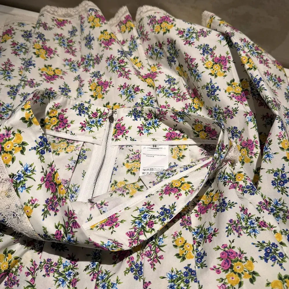 Dolce Gabbana D&G Small Floral for Women in Print Poplin Skirt Dolce Gabbana D&G Small Floral for Women in Print Poplin Skirt
