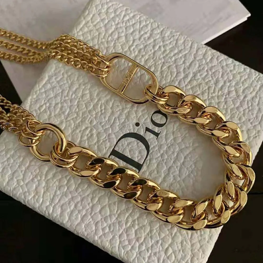 Dior 30 Montaigne Necklace Gold for Women in Finish Metal Dior 30 Montaigne Necklace Gold for Women in Finish Metal